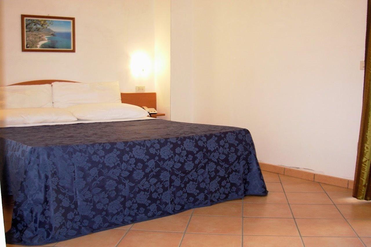 Residence Hotel La Taverna Capo Vaticano Exteriér fotografie