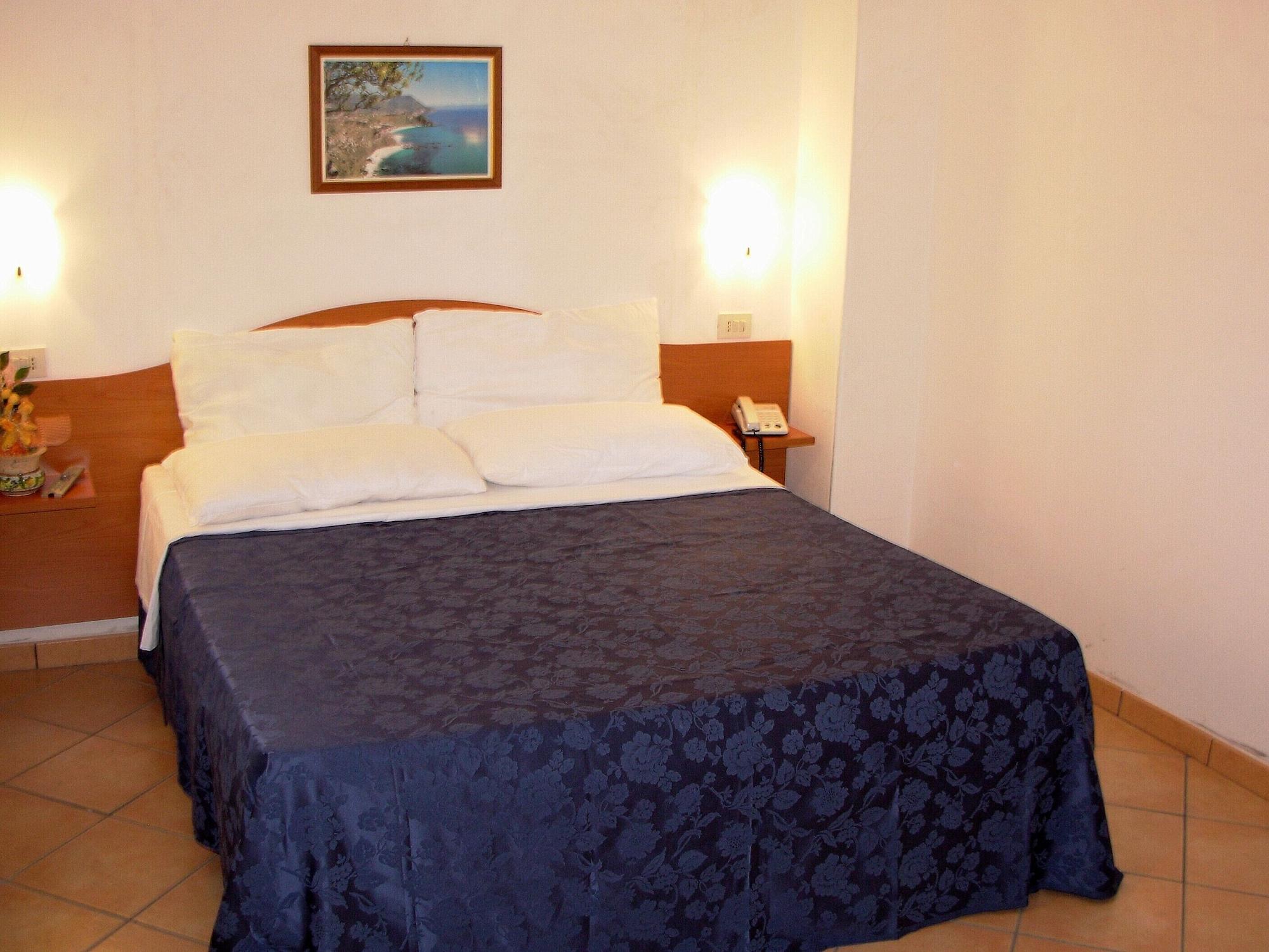 Residence Hotel La Taverna Capo Vaticano Exteriér fotografie